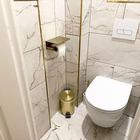 Modern Haussmann-style Parisian -6p Appartamento