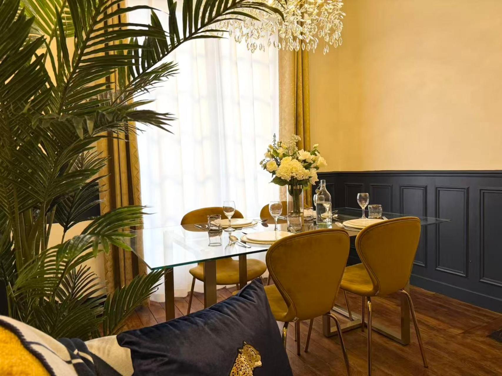 Modern Haussmann-style Parisian -6p *